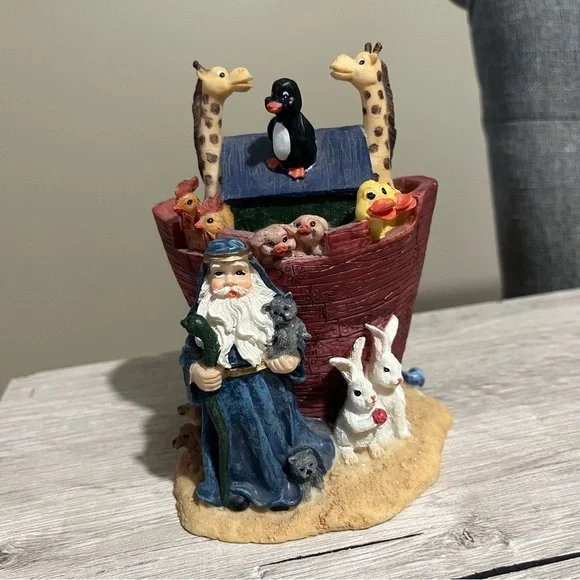 Noah’s Ark Vintage Figurine Decor Collection - Picture 2 of 3